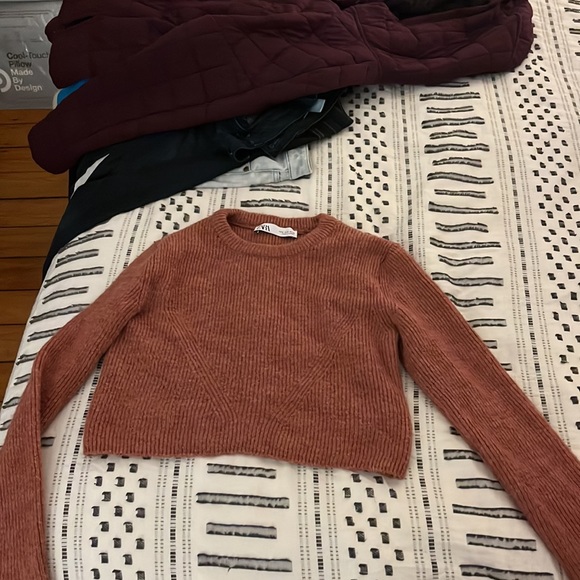 Zara sweater - Picture 2 of 2